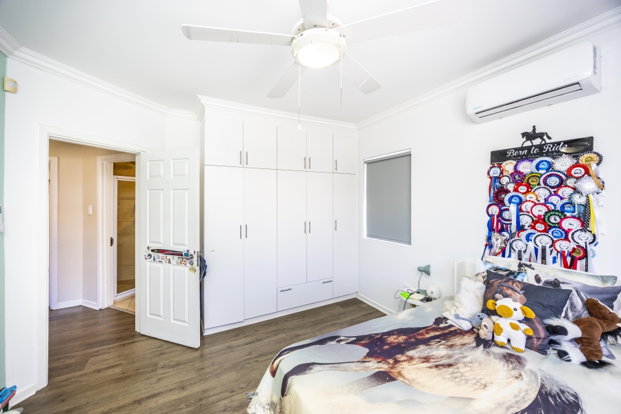 5 Bedroom Property for Sale in Beacon Bay Eastern Cape